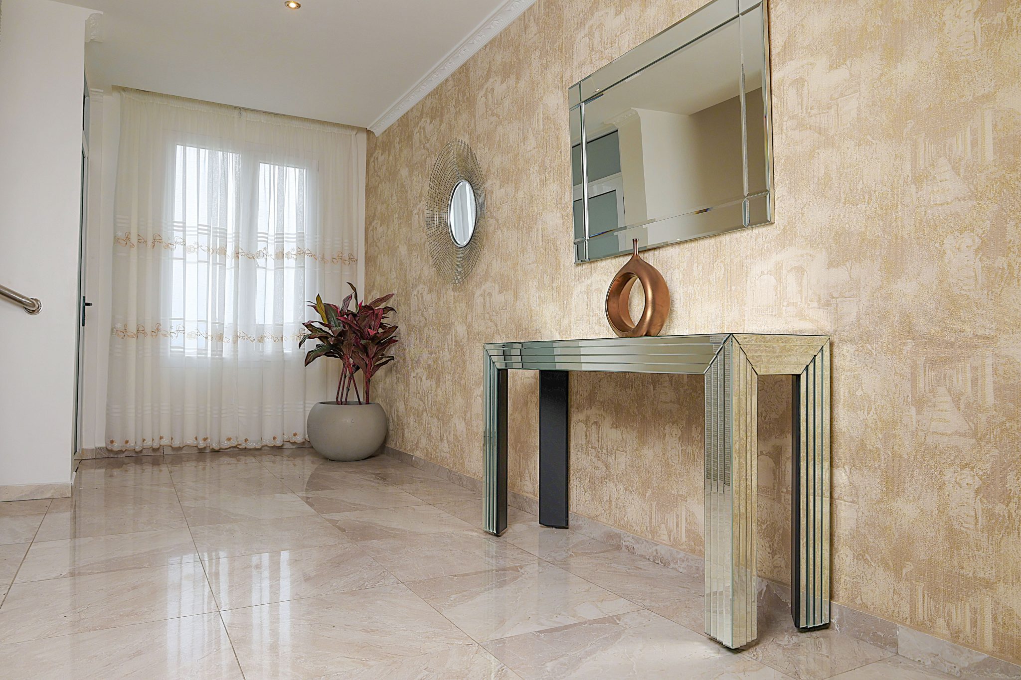 San Marino Hotel - Image 4